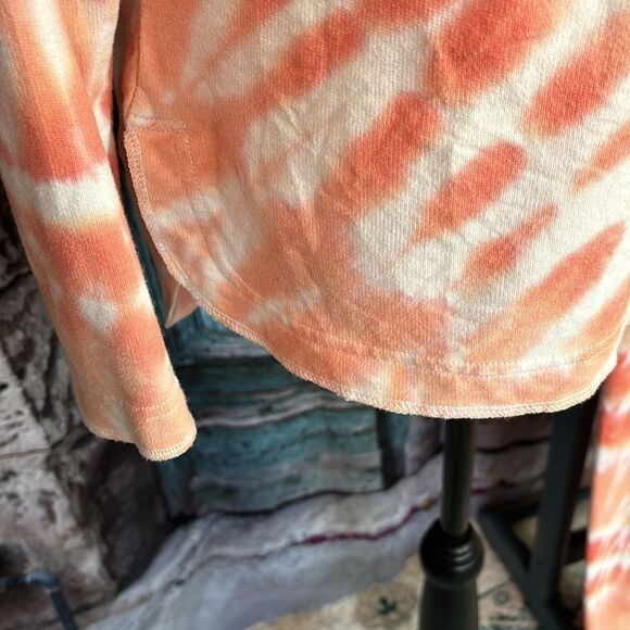 Jane and Delancey tie dye peach lounge set, size large top, size medium pants - Picture 4 of 14